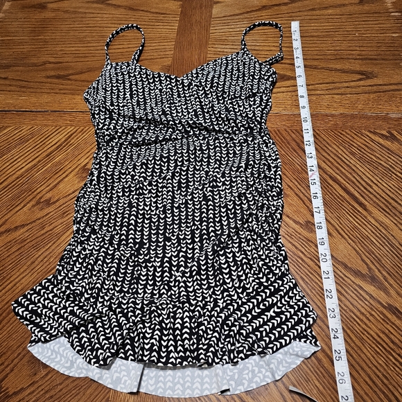 La Blanca Black and White Floral Swim Dress size 6 - Picture 7 of 7